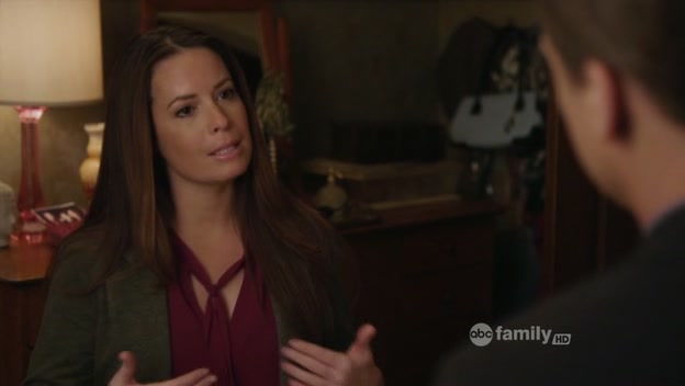 Charmed-Online-dot-net_PrettyLittleLiars1x20SomeonetoWatchOverMe1608.jpg