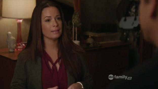 Charmed-Online-dot-net_PrettyLittleLiars1x20SomeonetoWatchOverMe1615.jpg