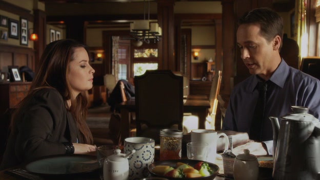 Charmed-Online-dot-net_PrettyLittleLiars1x22ForWhomtheBellTolls0161.jpg
