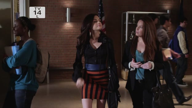 Charmed-Online-dot-net_PrettyLittleLiars-201ItsAlive0437.jpg