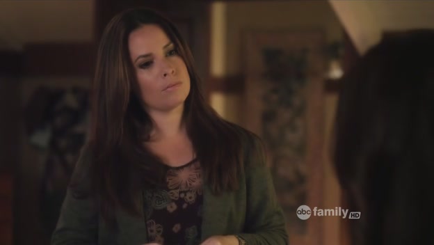 Charmed-Online-dot-net_PrettyLittleLiars-206NeverLettingGo0285.jpg