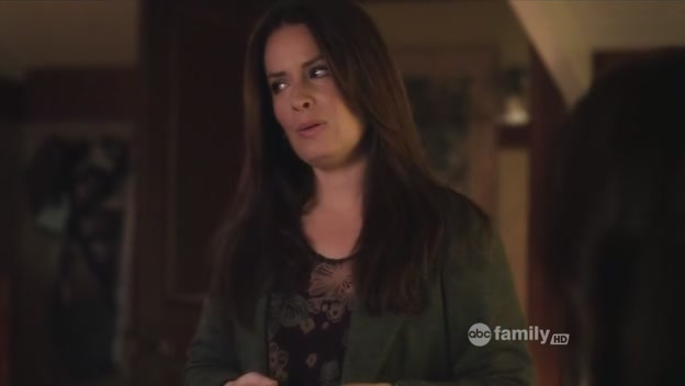 Charmed-Online-dot-net_PrettyLittleLiars-206NeverLettingGo0293.jpg