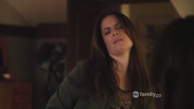 Charmed-Online-dot-net_PrettyLittleLiars-206NeverLettingGo0295.jpg
