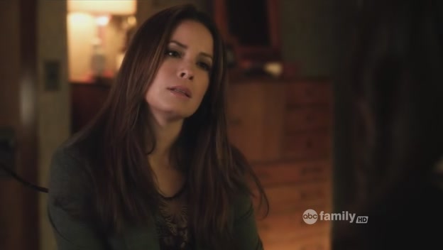 Charmed-Online-dot-net_PrettyLittleLiars-206NeverLettingGo0305.jpg
