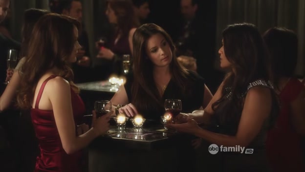 Charmed-Online-dot-net_PrettyLittleLiars-206NeverLettingGo0395.jpg