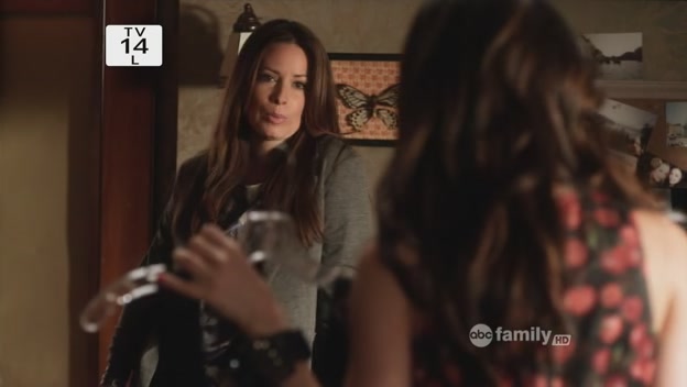 Charmed-Online-dot-net_PrettyLittleLiars-207SurfaceTension0053.jpg