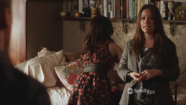 Charmed-Online-dot-net_PrettyLittleLiars-207SurfaceTension0086.jpg
