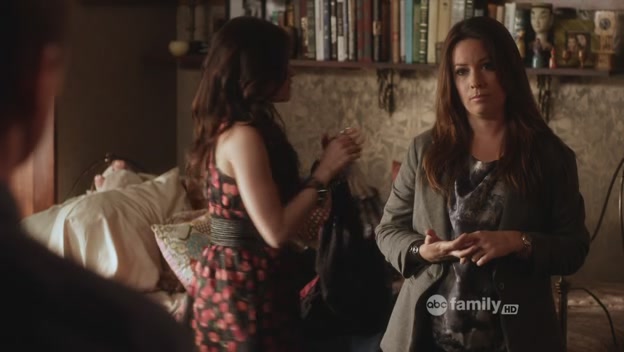 Charmed-Online-dot-net_PrettyLittleLiars-207SurfaceTension0090.jpg