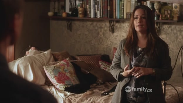 Charmed-Online-dot-net_PrettyLittleLiars-207SurfaceTension0093.jpg