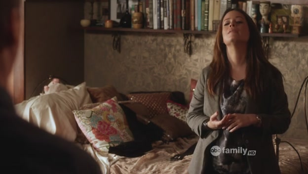 Charmed-Online-dot-net_PrettyLittleLiars-207SurfaceTension0097.jpg