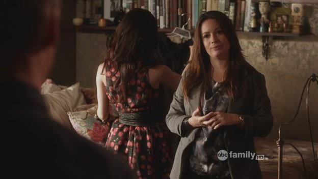 Charmed-Online-dot-net_PrettyLittleLiars-207SurfaceTension0110.jpg