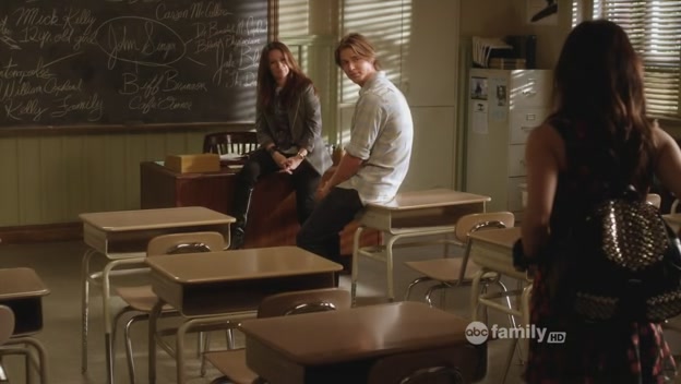 Charmed-Online-dot-net_PrettyLittleLiars-207SurfaceTension0246.jpg Charmed-Online-dot-net_PrettyLittleLiars-207SurfaceTension0246.jpg