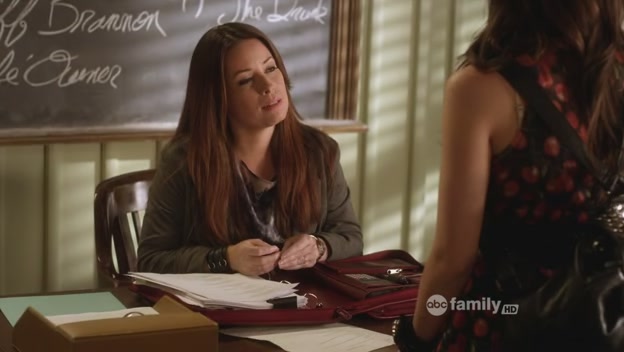 Charmed-Online-dot-net_PrettyLittleLiars-207SurfaceTension0299.jpg