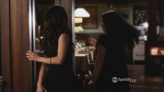 Charmed-Online-dot-net_PrettyLittleLiars-207SurfaceTension0490.jpg