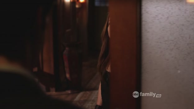 Charmed-Online-dot-net_PrettyLittleLiars-207SurfaceTension0492.jpg