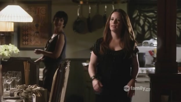 Charmed-Online-dot-net_PrettyLittleLiars-207SurfaceTension0621.jpg