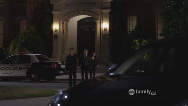 Charmed-Online-dot-net_PrettyLittleLiars-207SurfaceTension0680.jpg