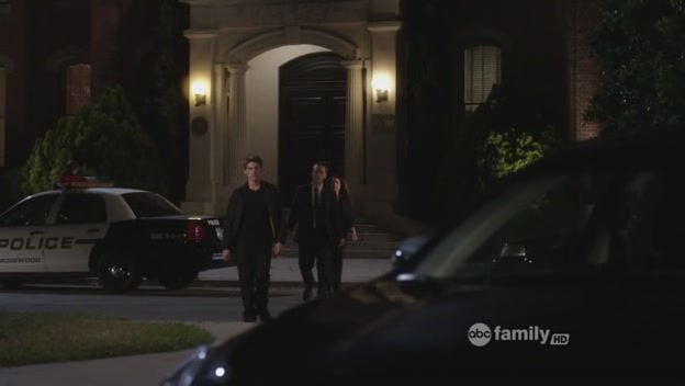 Charmed-Online-dot-net_PrettyLittleLiars-207SurfaceTension0681.jpg