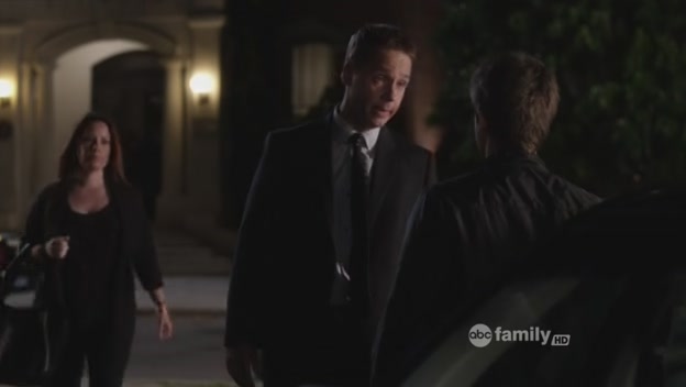 Charmed-Online-dot-net_PrettyLittleLiars-207SurfaceTension0690.jpg