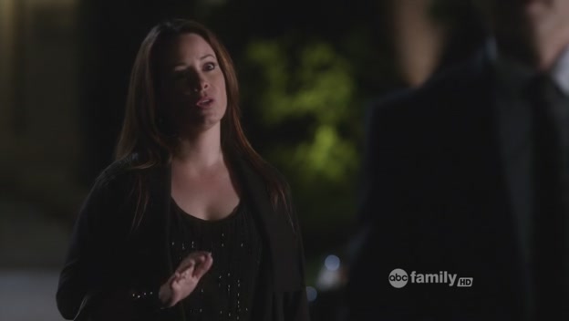 Charmed-Online-dot-net_PrettyLittleLiars-207SurfaceTension0710.jpg