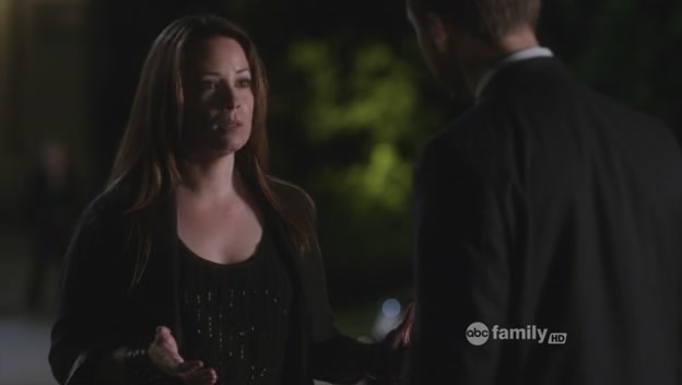 Charmed-Online-dot-net_PrettyLittleLiars-207SurfaceTension0720.jpg
