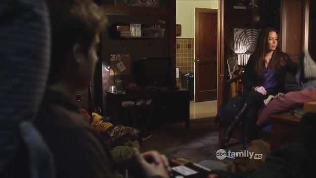 Charmed-Online-dot-net_PrettyLittleLiars-208SaveTheDate1518.jpg
