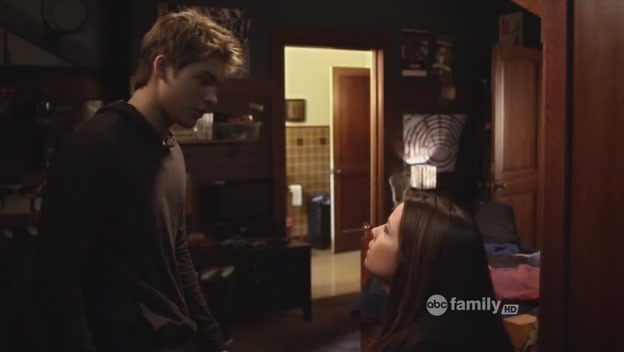 Charmed-Online-dot-net_PrettyLittleLiars-208SaveTheDate1557.jpg