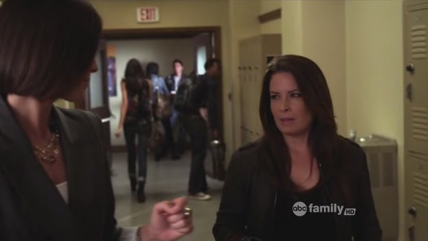 Charmed-Online_dot_net-PrettyLittleLiars-210TouchedByAnANgel0403.jpg