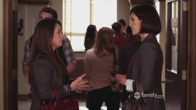 Charmed-Online_dot_net-PrettyLittleLiars-210TouchedByAnANgel0428.jpg
