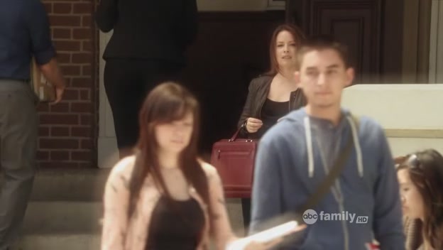 Charmed-Online_dot_net-PrettyLittleLiars-210TouchedByAnANgel1528.jpg