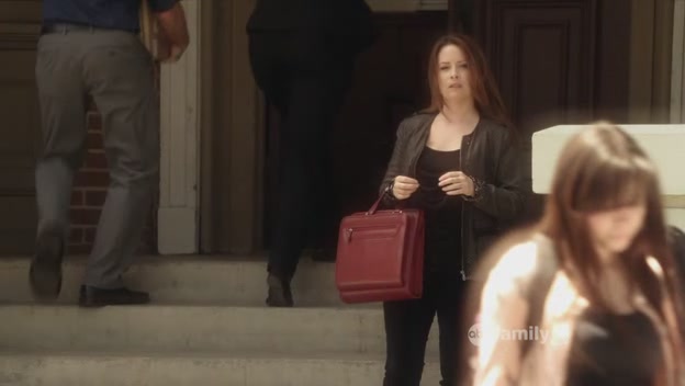 Charmed-Online_dot_net-PrettyLittleLiars-210TouchedByAnANgel1529.jpg