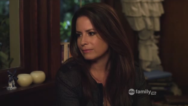 Charmed-Online_dot_net-PrettyLittleLiars-210TouchedByAnANgel2101.jpg