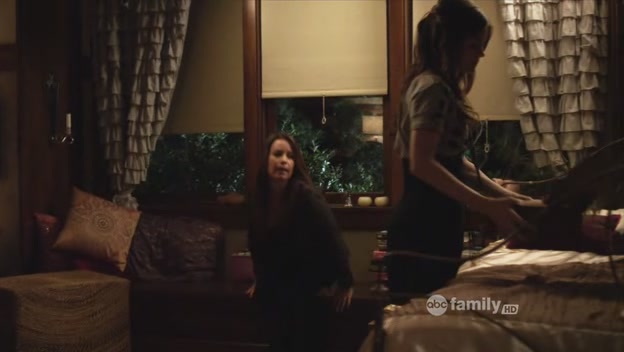 Charmed-Online_dot_net-PrettyLittleLiars-210TouchedByAnANgel2111.jpg