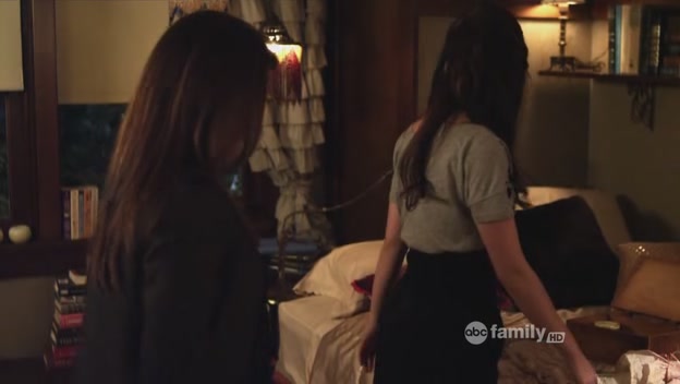 Charmed-Online_dot_net-PrettyLittleLiars-210TouchedByAnANgel2126.jpg