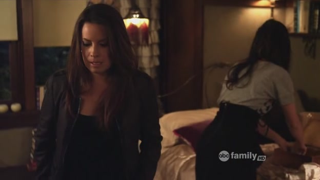 Charmed-Online_dot_net-PrettyLittleLiars-210TouchedByAnANgel2127.jpg