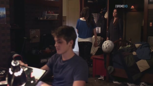 Charmed-Online_dot_net-PrettyLittleLiars-211IMustConfess0055.jpg