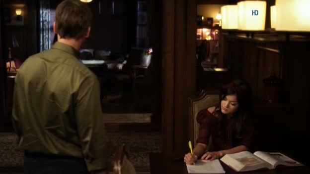 Charmed-Online_dot_net-PrettyLittleLiars-211IMustConfess0099.jpg