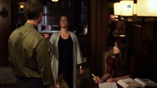 Charmed-Online_dot_net-PrettyLittleLiars-211IMustConfess0101.jpg