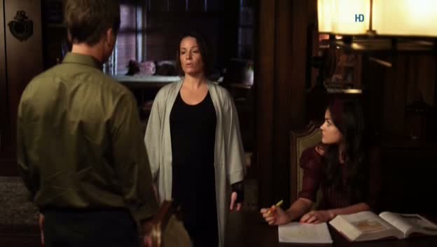 Charmed-Online_dot_net-PrettyLittleLiars-211IMustConfess0107.jpg