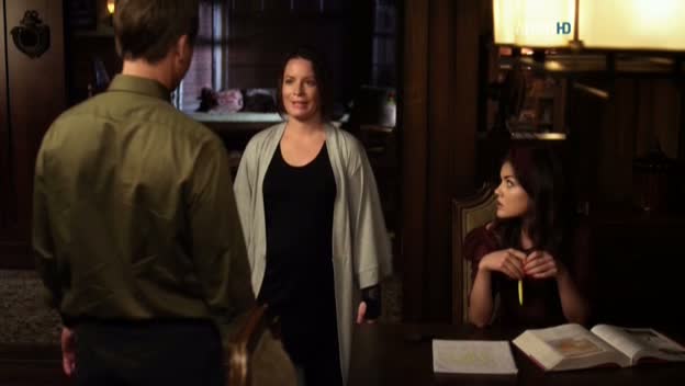 Charmed-Online_dot_net-PrettyLittleLiars-211IMustConfess0111.jpg