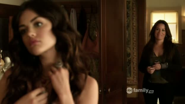 Charmed-Online_dot_net-PrettyLittleLiars-212OverMyDead_Body00002.jpg