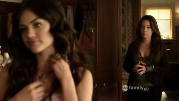 Charmed-Online_dot_net-PrettyLittleLiars-212OverMyDead_Body00004.jpg