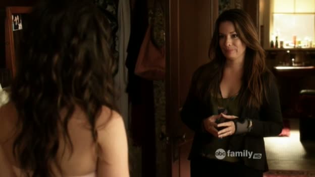 Charmed-Online_dot_net-PrettyLittleLiars-212OverMyDead_Body00009.jpg