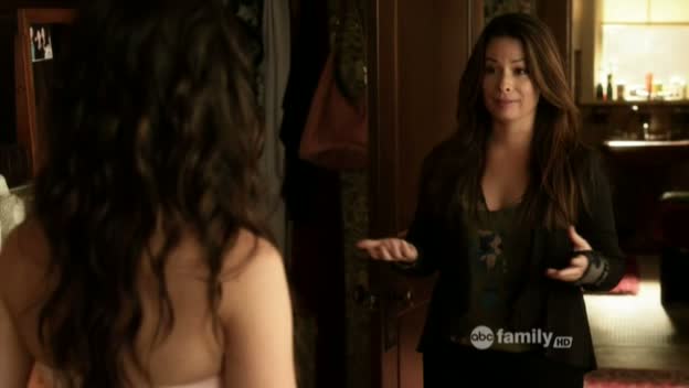 Charmed-Online_dot_net-PrettyLittleLiars-212OverMyDead_Body00012.jpg