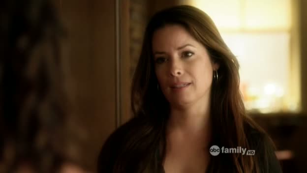 Charmed-Online_dot_net-PrettyLittleLiars-212OverMyDead_Body00016.jpg