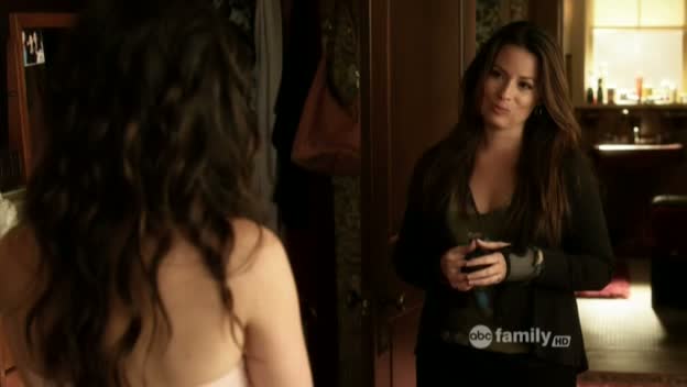 Charmed-Online_dot_net-PrettyLittleLiars-212OverMyDead_Body00022.jpg