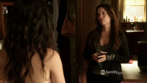 Charmed-Online_dot_net-PrettyLittleLiars-212OverMyDead_Body00027.jpg