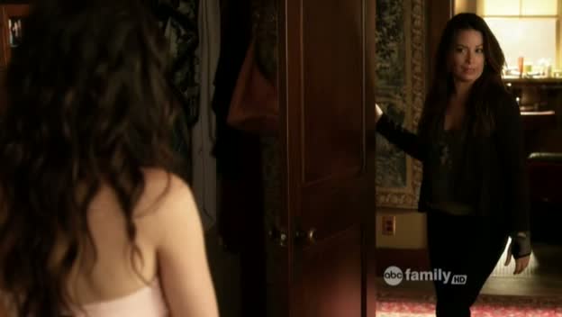 Charmed-Online_dot_net-PrettyLittleLiars-212OverMyDead_Body00033.jpg