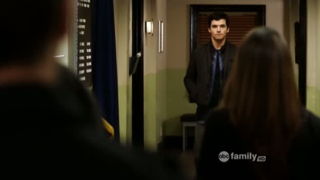 Charmed-Online_dot_net-PrettyLittleLiars-212OverMyDead_Body00050.jpg