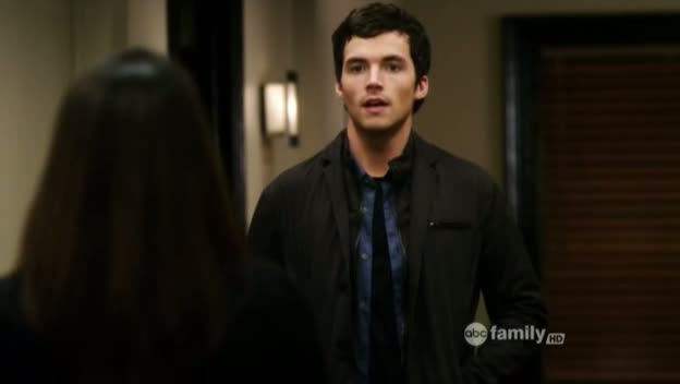 Charmed-Online_dot_net-PrettyLittleLiars-212OverMyDead_Body00052.jpg
